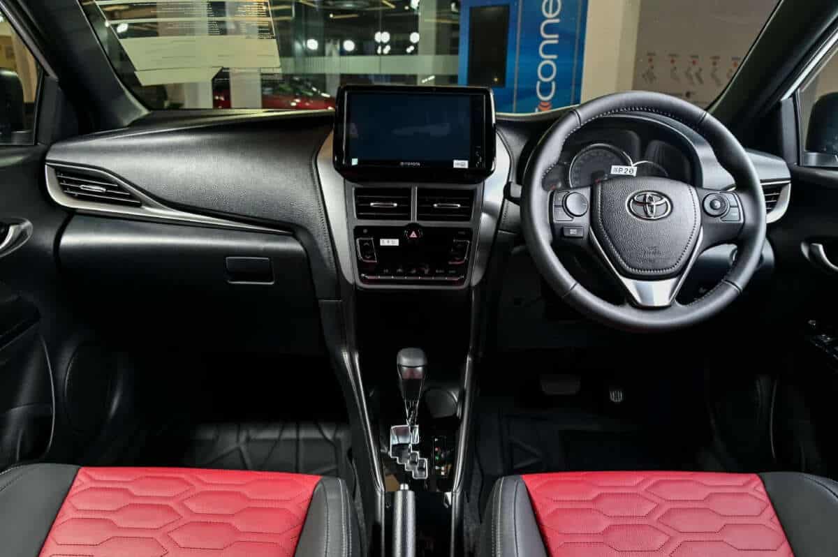 yaris interior